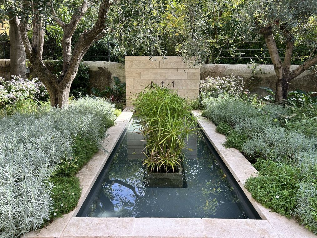 Terrasse et piscine paysagée à Aix-en-Provence — Provence Paysages